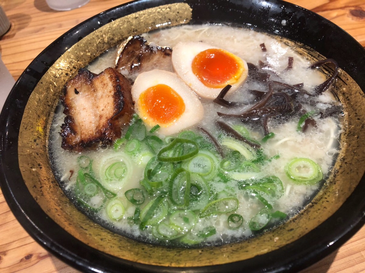 本場の博多とんこつラーメン